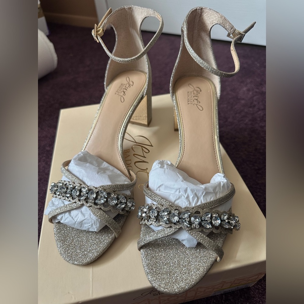 NWOT Giona Embellished Evening Shoe by Jewel by Badgley Mischka; size 10